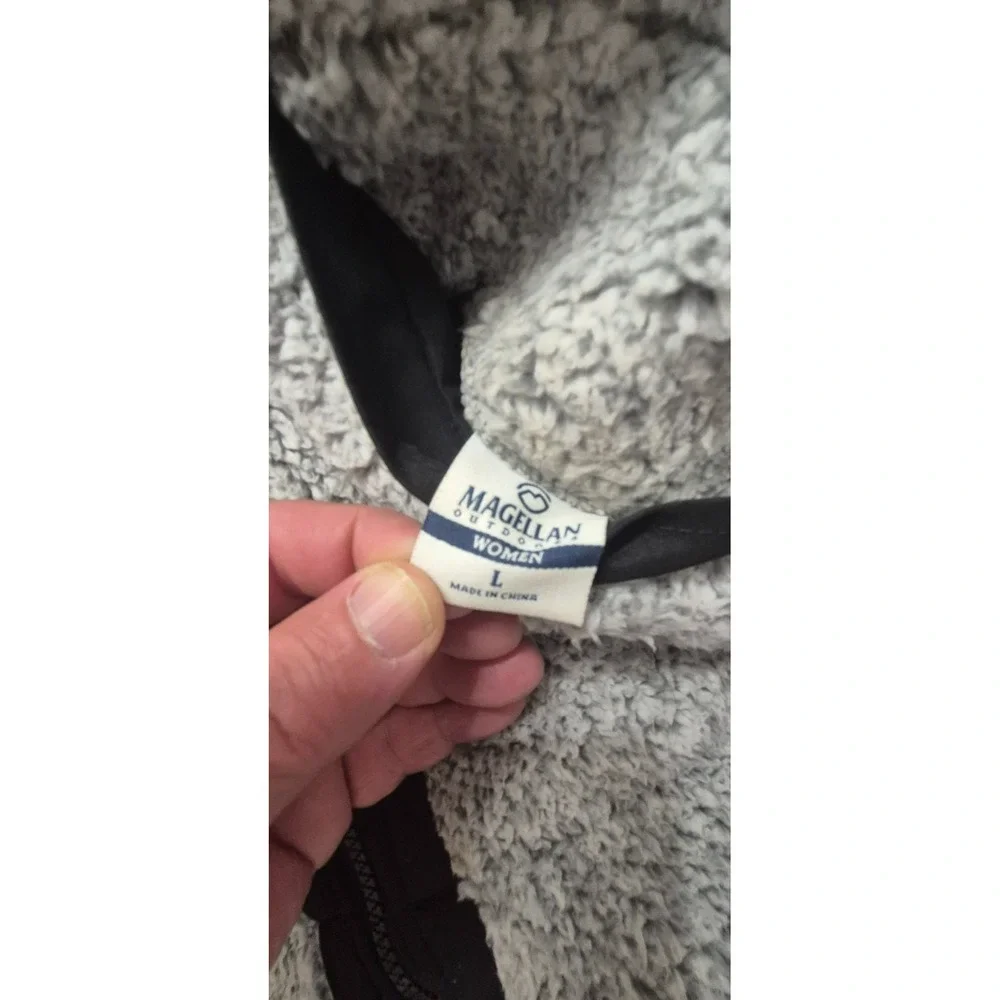 Magellan Outdoor‎ women's black/gray reversable vest LG fleece sides full zip